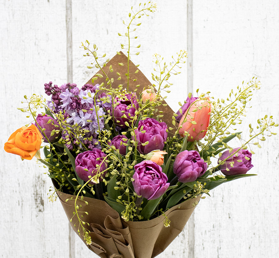 vibrant-mothers-day-tulip-bouquet